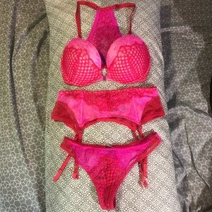 VS Lingerie Set | 32DD Medium